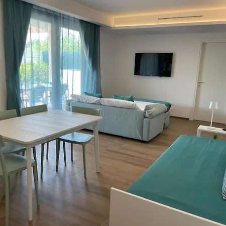 別荘 Aquagarden Short Lets *