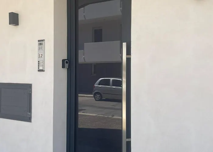 Aquagarden Short Lets 度假居 *