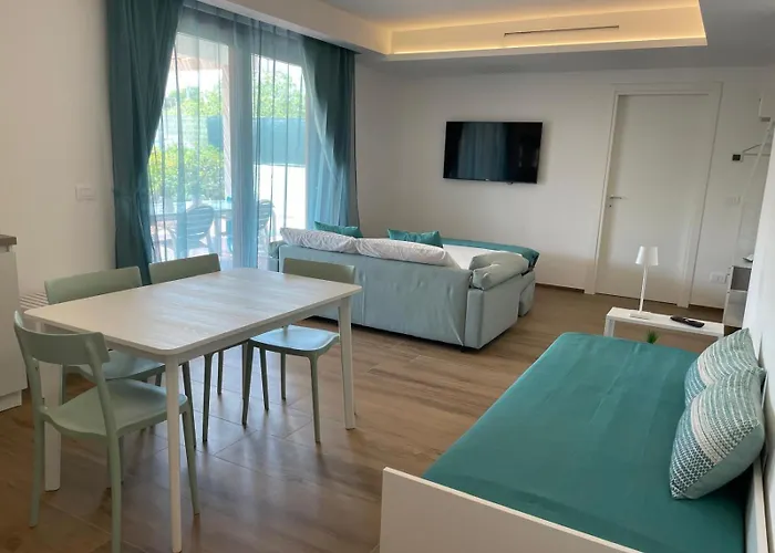 度假居 Aquagarden Short Lets *